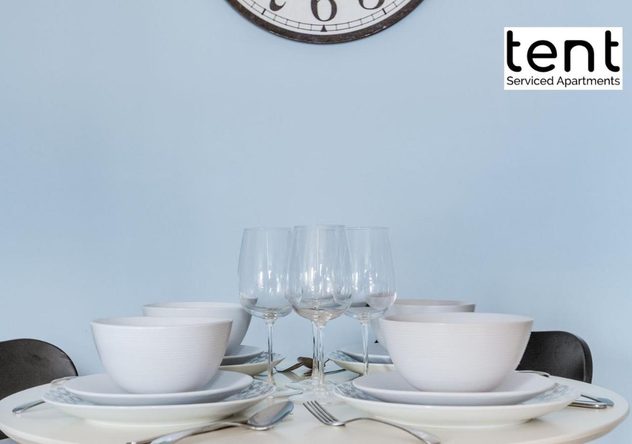 Bright, Stylish Two Bedroom In Town Centre With Free Parking At Tent Serviced Apartamento Chertsey