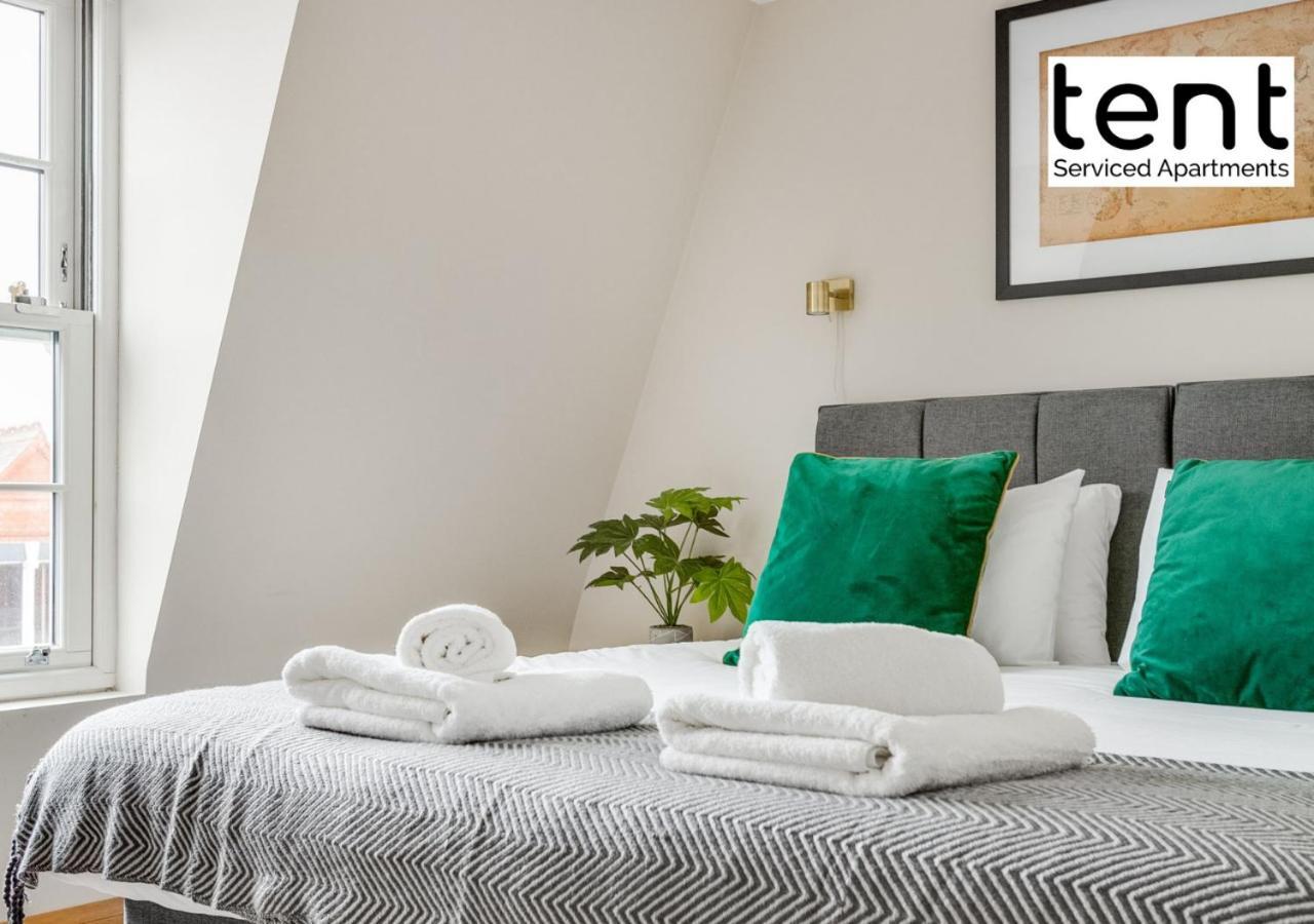 Apartamento Bright, Stylish Two Bedroom In Town Centre With Free Parking At Tent Serviced