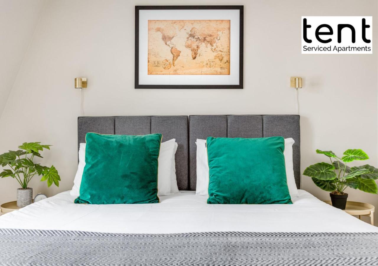 Bright, Stylish Two Bedroom In Town Centre With Free Parking At Tent Serviced Apartamento Chertsey